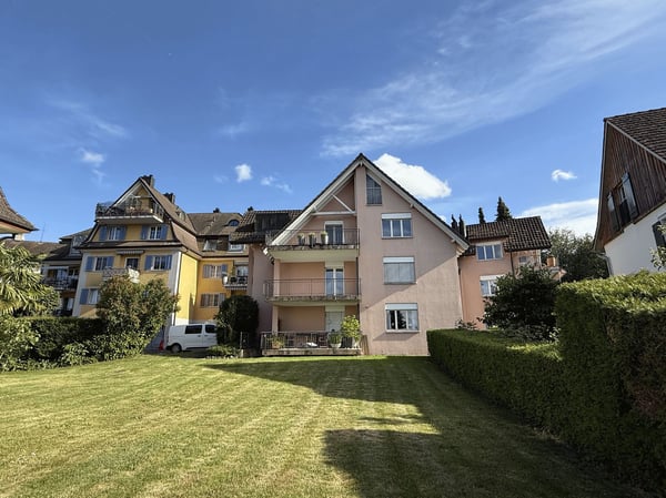 2.5-Zimmer-Eigentumswohnung mit Aussicht auf den See und die Reichenau 1