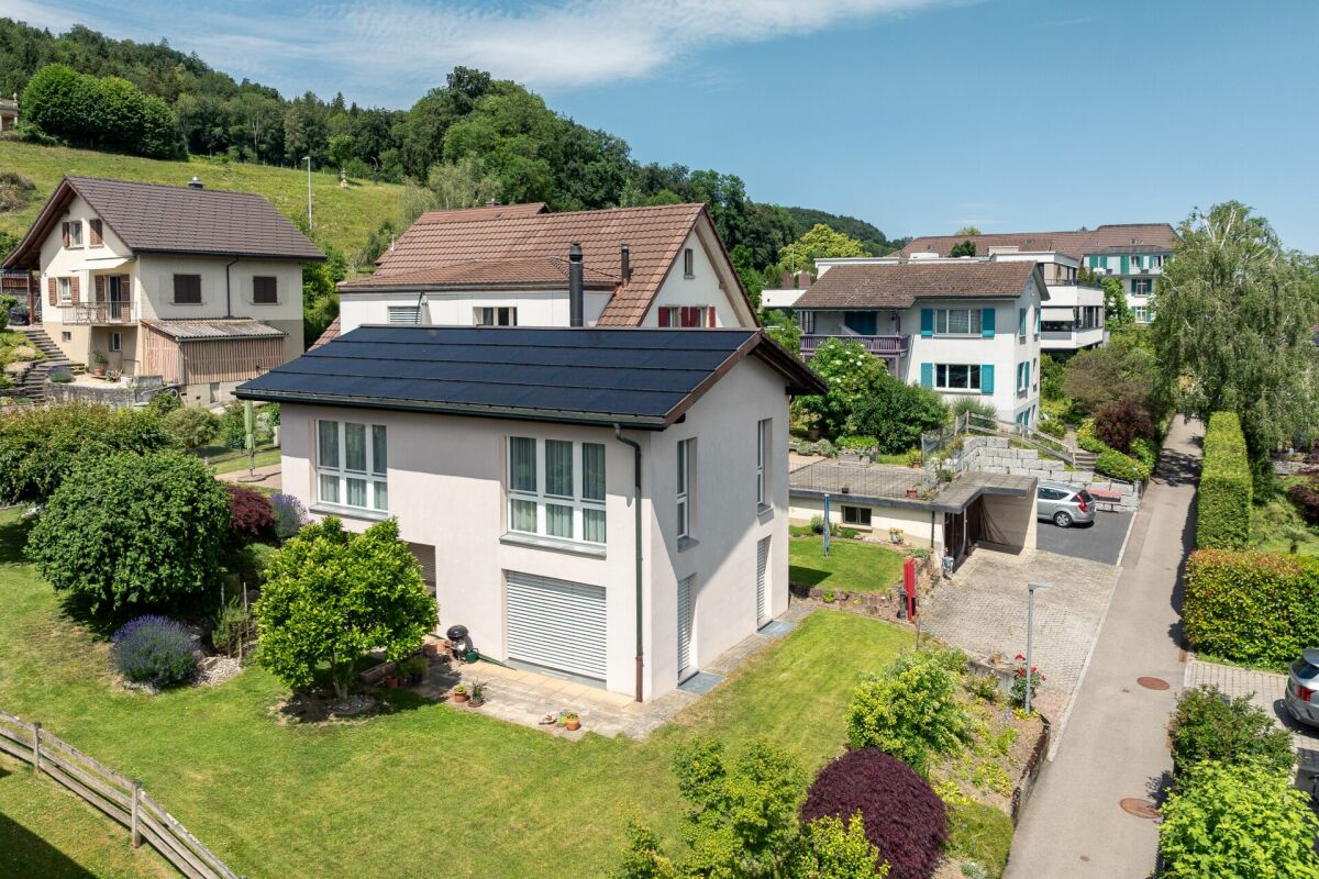 Wohnen mit Weitsicht - Grosszügiges Familienhaus mit Einliegerwohnungen in Belp