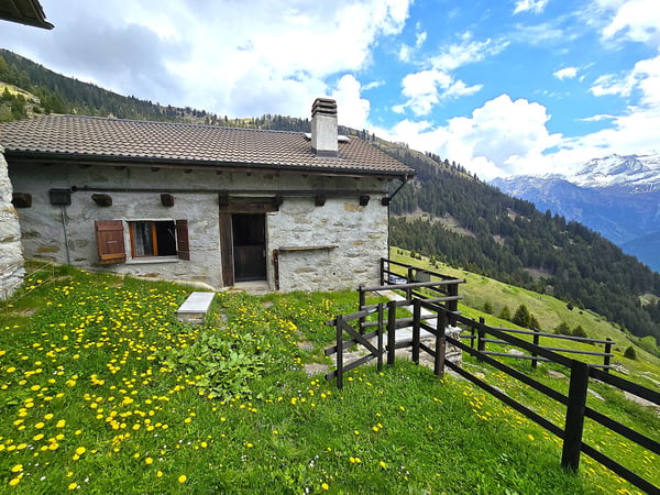 schönes Berghaus inmitten der Natur mit herrlichem Panoramablick 3