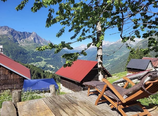 schönes Berghaus inmitten der Natur mit Grundstück und herrlicher Aussicht 2