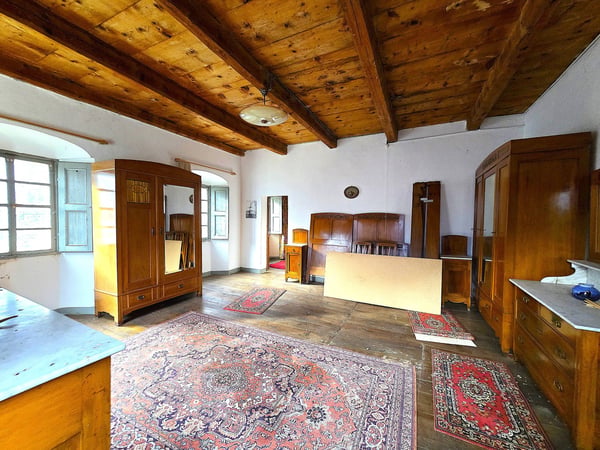 Charmantes historisches Haus mit grossem Grundstück 9