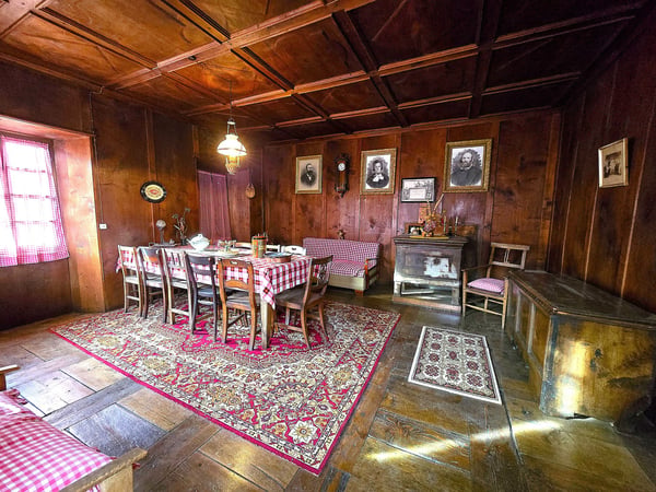 Charmantes historisches Haus mit grossem Grundstück 5