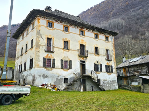 Charmantes historisches Haus mit grossem Grundstück 2