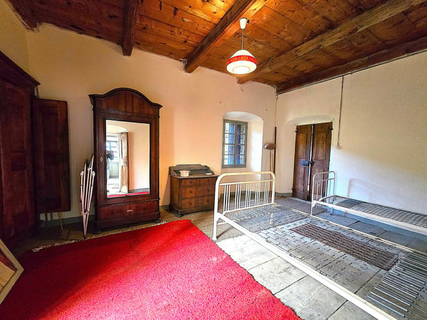 Charmantes historisches Haus mit grossem Grundstück 12