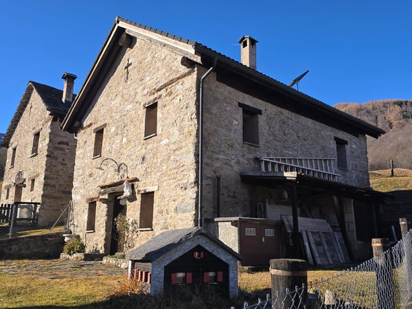 Schönes Bauernhaus in de Bergen mit Zugang und Grundstück 2