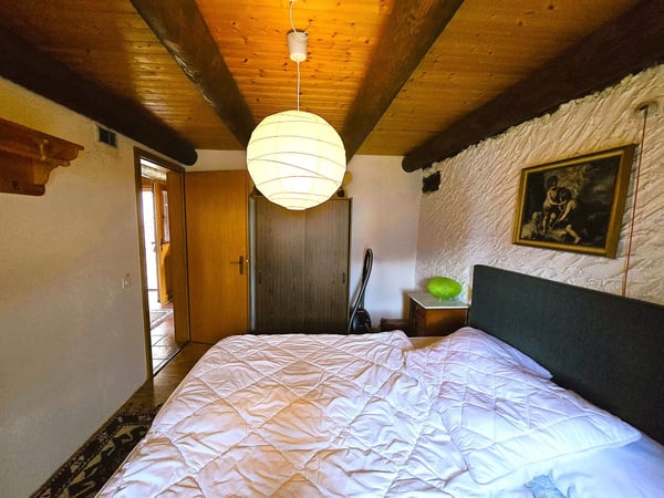 Schönes Bauernhaus in de Bergen mit Zugang und Grundstück 10