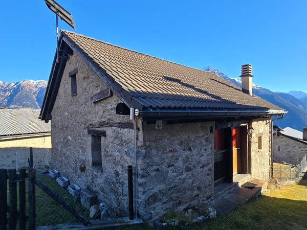 Schönes Bauernhaus in de Bergen mit Zugang und Grundstück 27