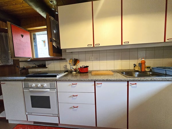 Schönes Bauernhaus in de Bergen mit Zugang und Grundstück 8