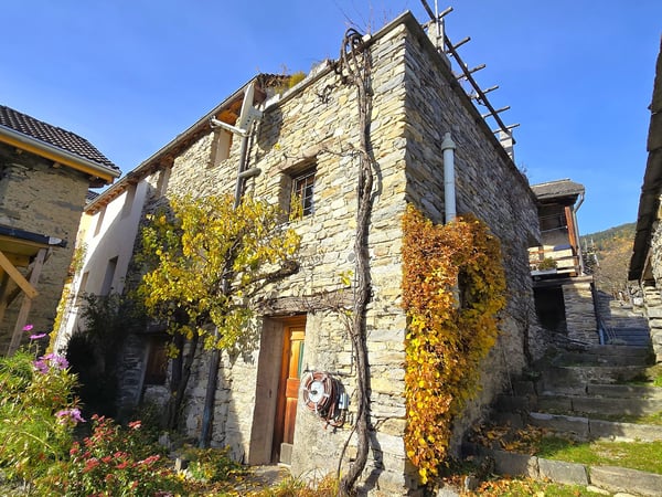 Charmantes rustikales Haus mit herrlicher Aussicht, Terrasse & Garage 3