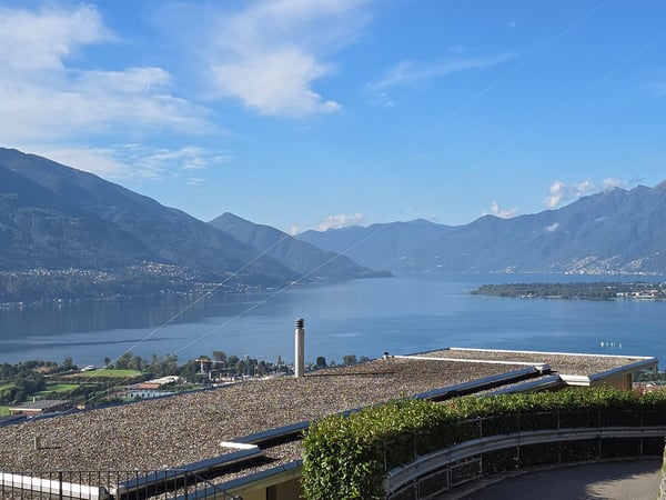 Grande proprietà con splendida vista lago panoramica e terreno edificabile 1