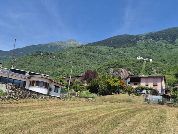 Terreno edificabile di 1559 m2 pianeggiante, soleggiato e tranquillo 11