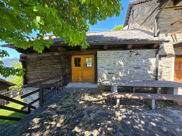schönes Berghaus mit grossem Land und herrlichem Panoramablick 30