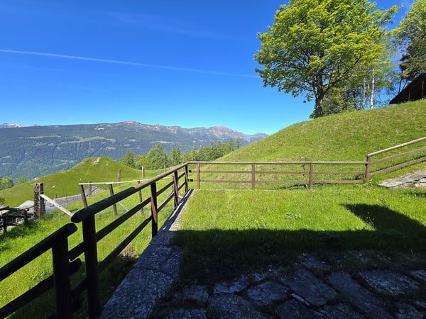 schönes Berghaus mit grossem Land und herrlichem Panoramablick 33