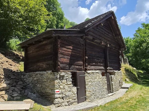 Renoviertes Rustico inmitten der Natur mit Grundstück und schöner Aussicht 1