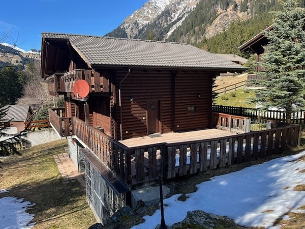Schönes Doppelchalet mit Grundstück in der Nähe von San Bernardino 3