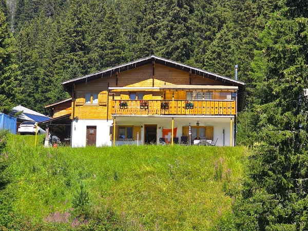 schönes Doppelchalet mit Garten und herrlicher Aussicht 1