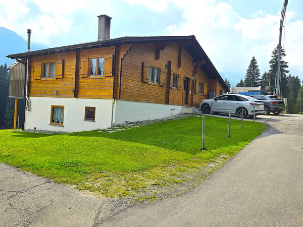 schönes Doppelchalet mit Garten und herrlicher Aussicht 3