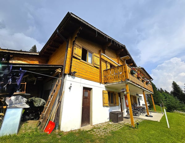 schönes Doppelchalet mit Garten und herrlicher Aussicht 4