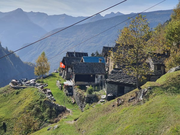 2 Bergbauernhöfe mit grossem Land an einem sehr sonnigen Ort 31