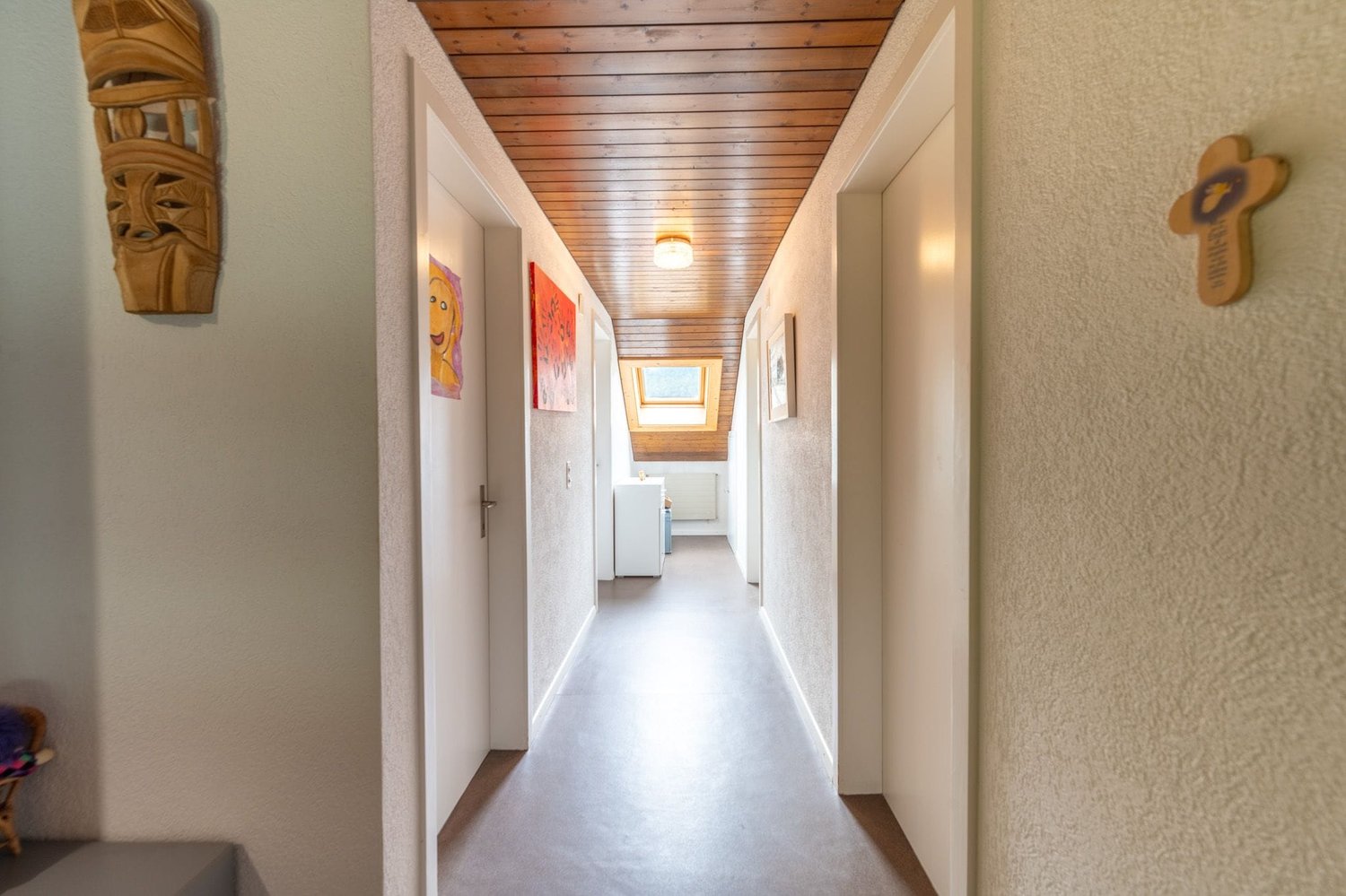 Immobilie in Laupersdorf - Ihr Rückzugsort mit Weitblick: Freistehendes 8.5-Zimmer-Einfamilienhaus mit Gartenidylle - Bild 9
