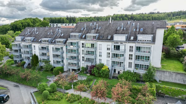 Wohnen mit Komfort: eigene Waschmaschine, grosser Balkon & viel Platz 13