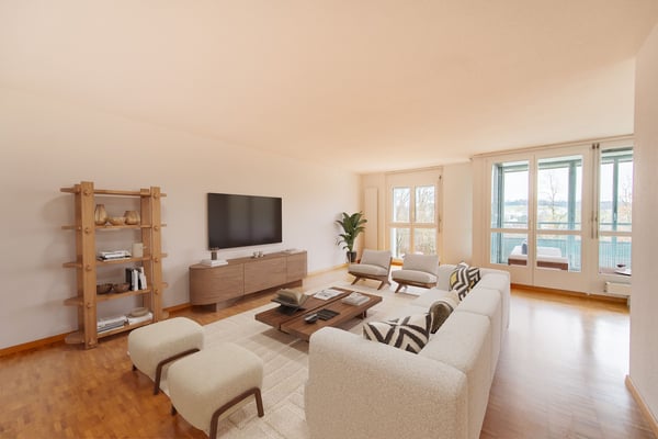Wohnen mit Komfort: eigene Waschmaschine, grosser Balkon & viel Platz 4