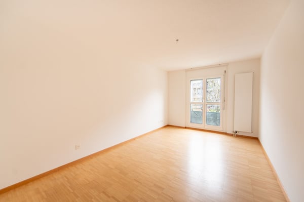 Wohnen mit Komfort: eigene Waschmaschine, grosser Balkon & viel Platz 10