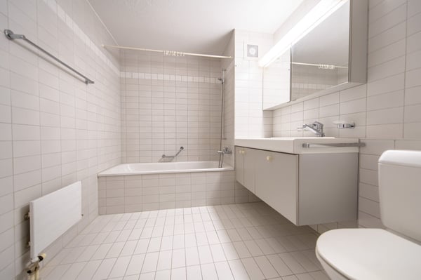 Wohnen mit Komfort: eigene Waschmaschine, grosser Balkon & viel Platz 8