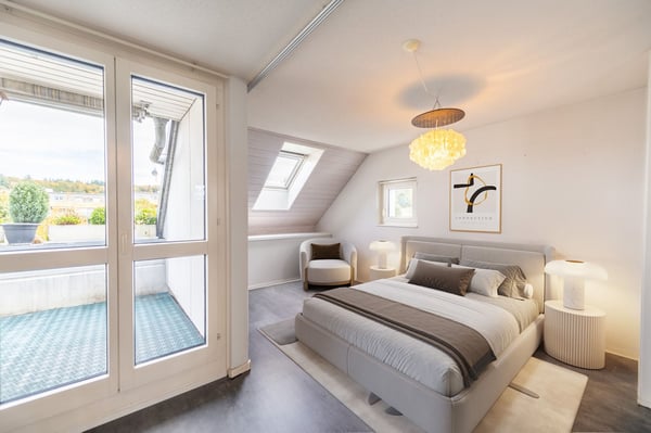 Zentral und ruhig: Helle 3.5-Zimmer-Duplex-Wohnung mit Wintergarten und Balkon 4