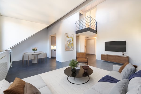 Zentral und ruhig: Helle 3.5-Zimmer-Duplex-Wohnung mit Wintergarten und Balkon 2