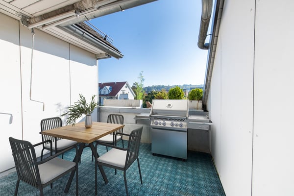 Zentral und ruhig: Helle 3.5-Zimmer-Duplex-Wohnung mit Wintergarten und Balkon 8