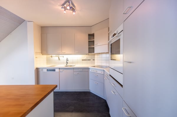 Zentral und ruhig: Helle 3.5-Zimmer-Duplex-Wohnung mit Wintergarten und Balkon 6