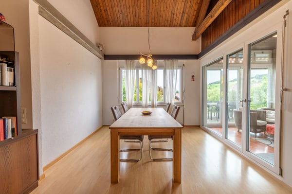 Ihr Rückzugsort mit Weitblick: Freistehendes 6.5-Zimmer-Einfamilienhaus mit Gartenidylle 3