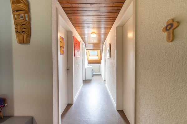 Ihr Rückzugsort mit Weitblick: Freistehendes 6.5-Zimmer-Einfamilienhaus mit Gartenidylle 10