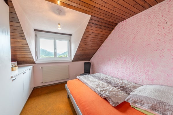 Ihr Rückzugsort mit Weitblick: Freistehendes 6.5-Zimmer-Einfamilienhaus mit Gartenidylle 11