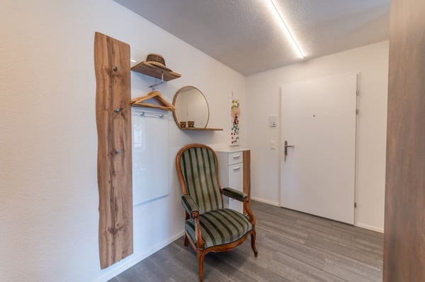 Attikawohnung mit traumhafter Terrasse, Lift und Jurablick 8