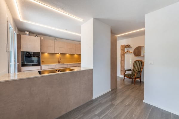 Attikawohnung mit traumhafter Terrasse, Lift und Jurablick 4