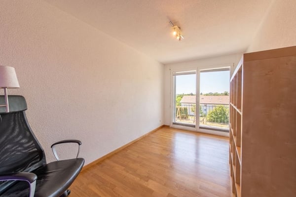 Licht, Garten und Wohnkomfort - 5.5-Zimmer-Doppelhaushälfte mit Umschwung 13