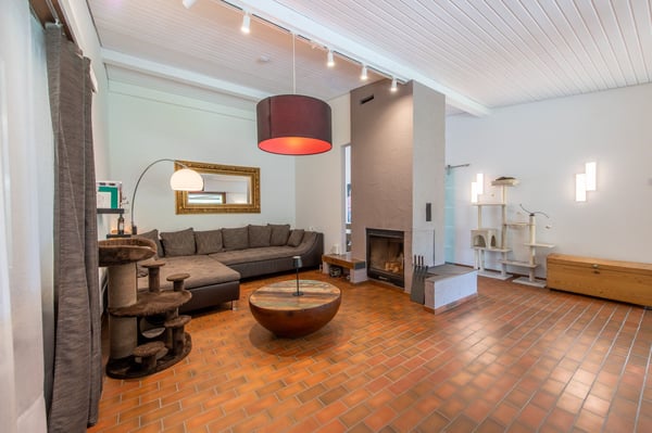Wohnen mit Potenzial: Exklusives Zuhause mit Vielzweck-Anbau in traumhafter Lage 2