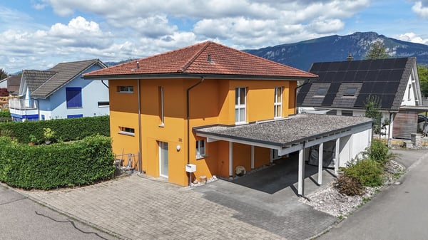 Einziehen und geniessen - Gepflegtes Einfamilienhaus mit vielseitigen Nutzungsmöglichkeiten 1