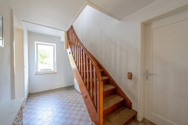 Attraktives Zweifamilien Bauernhaus - frei vom BGBB 8