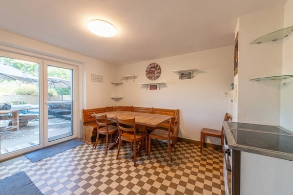Attraktives Zweifamilien Bauernhaus - frei vom BGBB 3