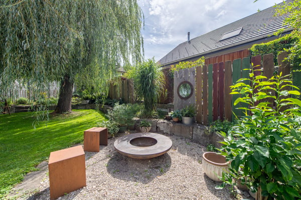 Nachhaltig wohnen - Minergie-Haus mit Wintergarten und Garten 9