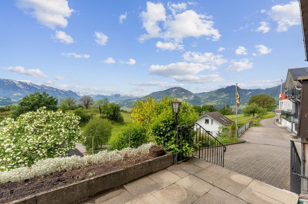 4.5-Zimmer-Einfamilienhaus mit Einliegerwohnung und traumhafter Bergsicht in Ennetmoos 3