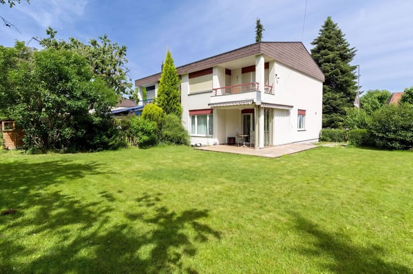 Renoviertes 4.5-Zimmer Doppeleinfamilienhaus 13