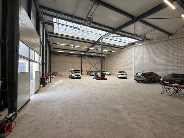 Moderne Gewerbehalle mit 408 m² - 6 Parkplätze & NK inklusive | Sofort verfügbar 1