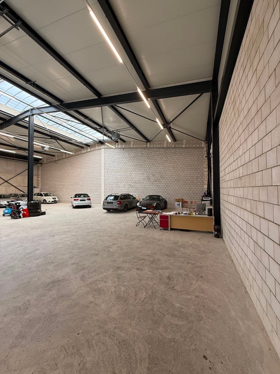 Moderne Gewerbehalle mit 408 m² 2