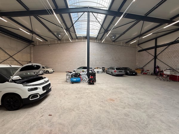 Moderne Gewerbehalle mit 408 m² 4