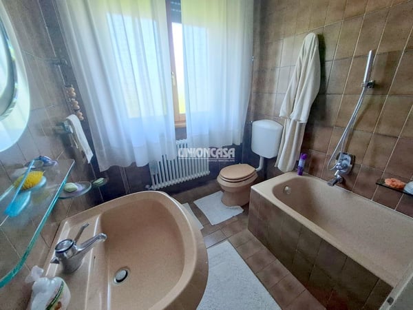 Villetta Bifamiliare in Vendita a Valmorea – Ampi Spazi e Giardino Privato 17
