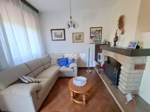Villetta Bifamiliare in Vendita a Valmorea – Ampi Spazi e Giardino Privato 12